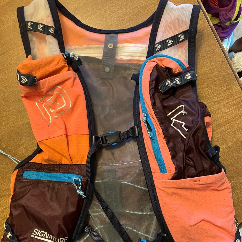 Womens Running Hydration Vest hydration pack pink vesta